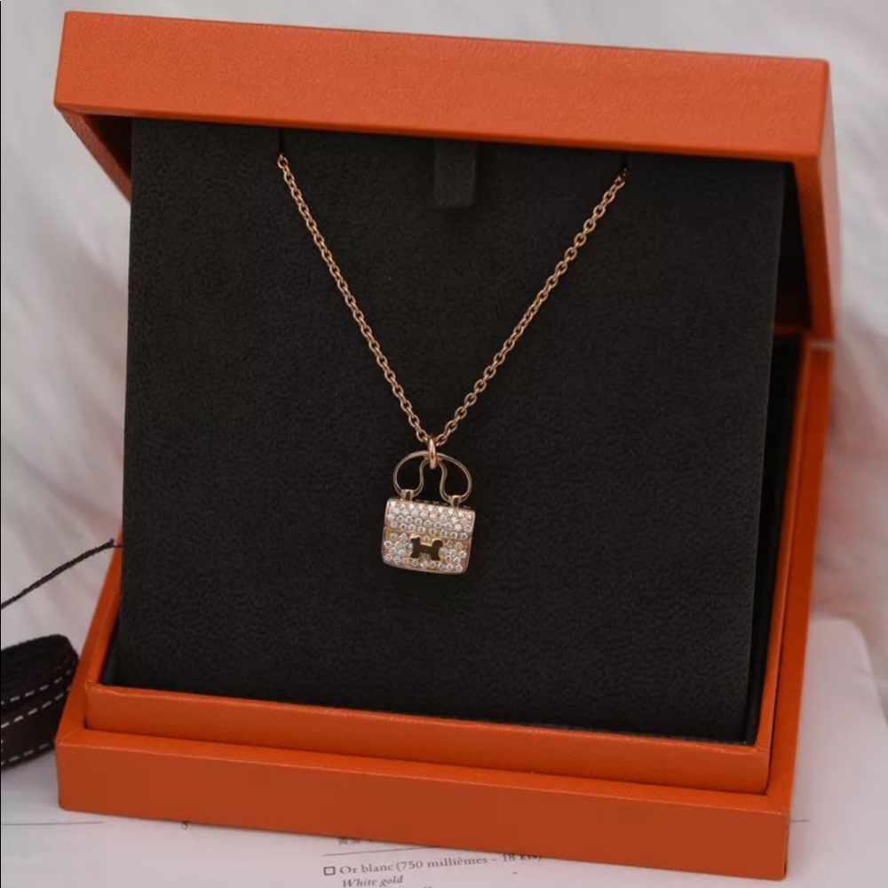 Meet your Posher, Wing